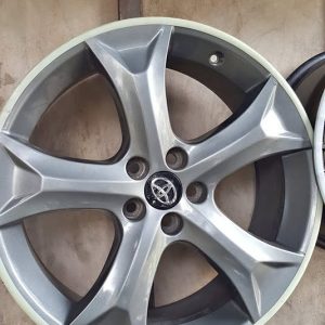 20" Rim Toyota Venza