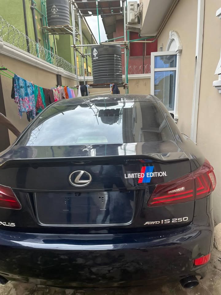 Lexus is250 2007 - Image 4